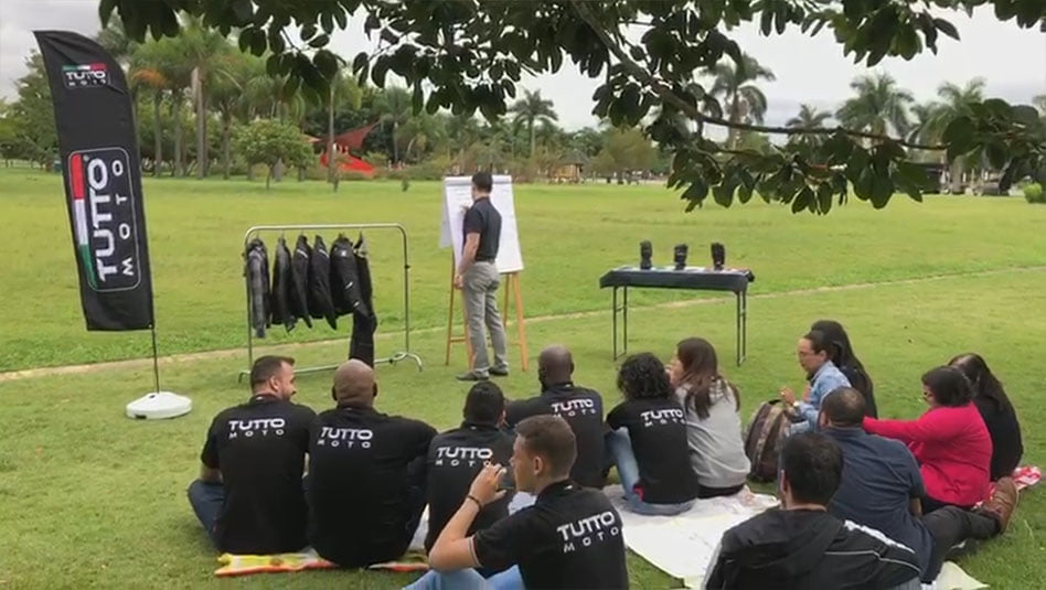 Equipe Tutto Moto durante treinamento